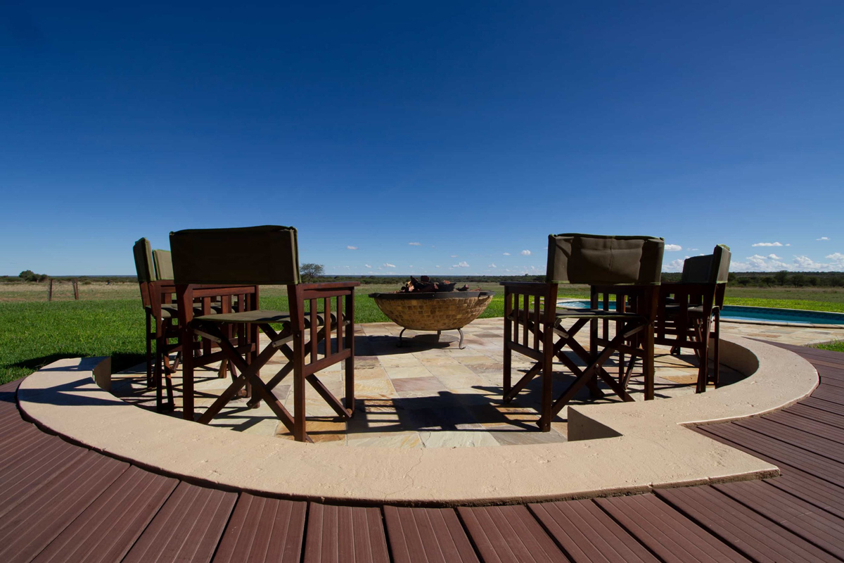 Babi-Babi hunting safari Namibia exceptional lodge - EN