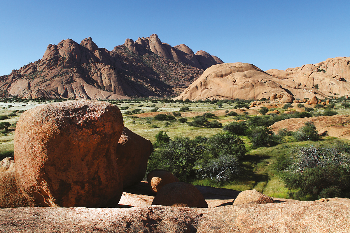 Babi-Babi hunting safari Namibia mountains - EN